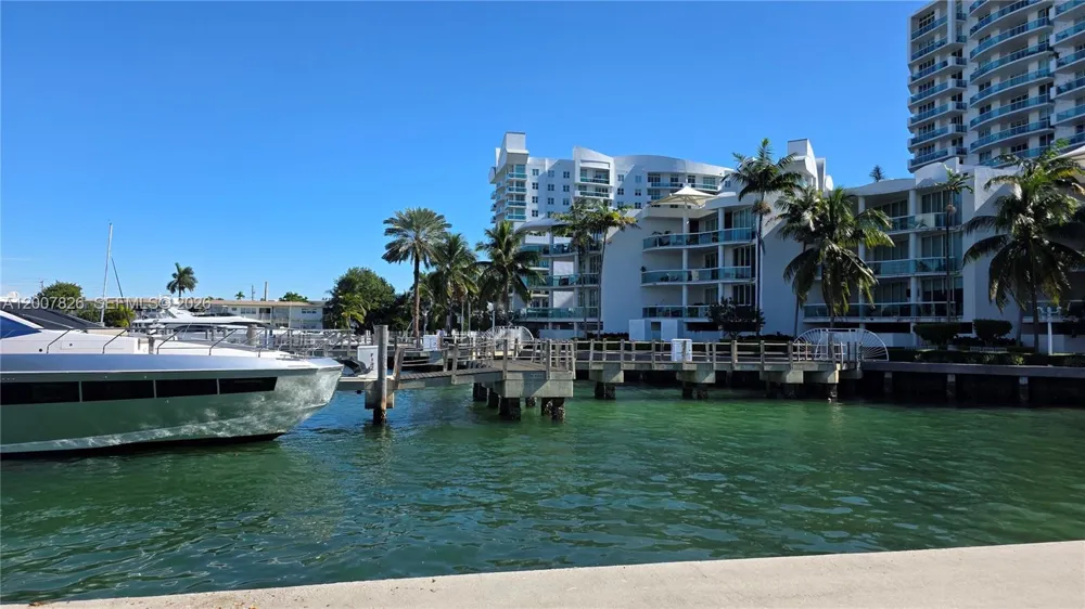 7900 Harbor Island Dr #703 North Bay Village, FL 33141