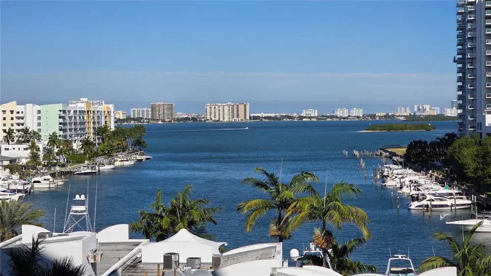 7900 Harbor Island Dr #703 North Bay Village, FL 33141
