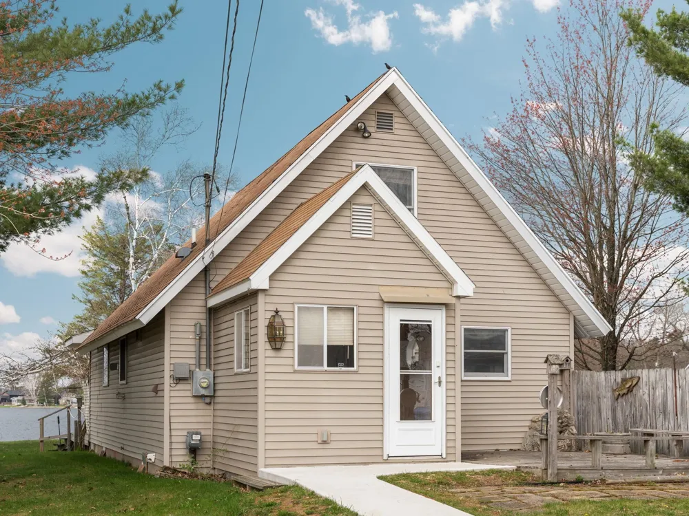 7049 W White Birch Avenue Lake Township, MI 49651