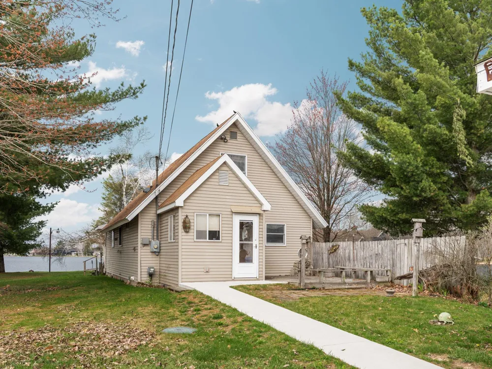 7049 W White Birch Avenue Lake Township, MI 49651