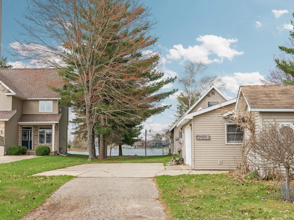 7049 W White Birch Avenue Lake Township, MI 49651