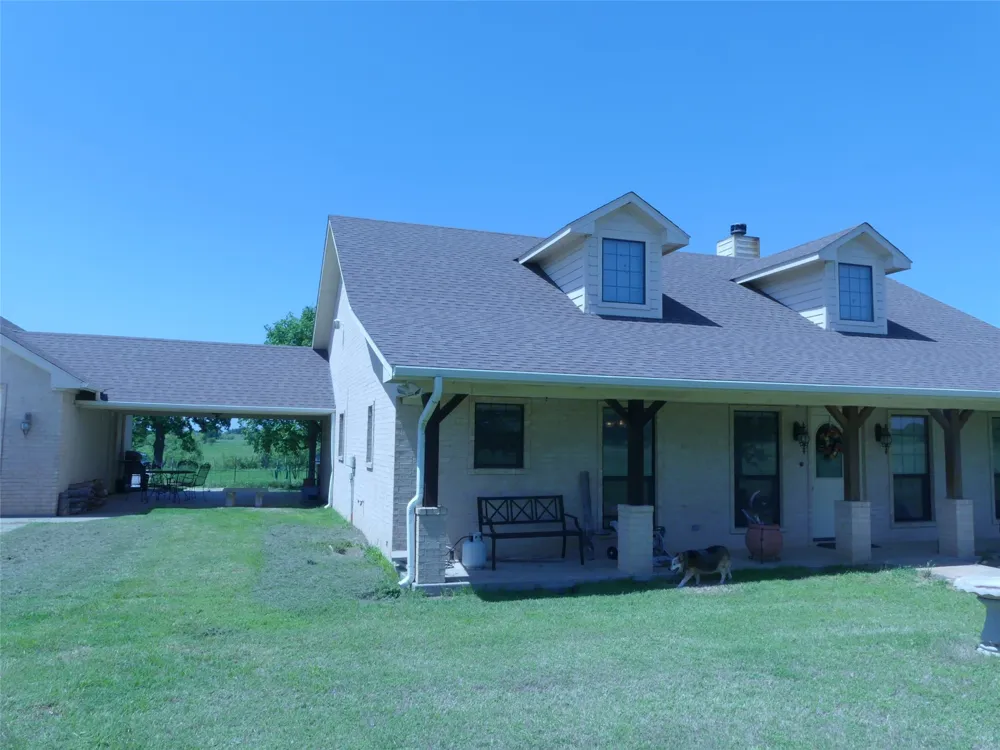 3421 School House Road Forestburg, TX 76239