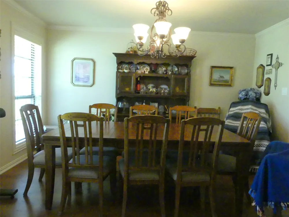 3421 School House Road Forestburg, TX 76239
