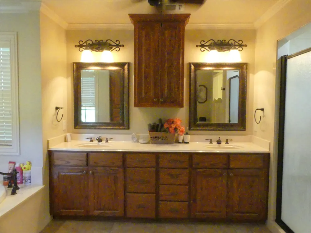 3421 School House Road Forestburg, TX 76239