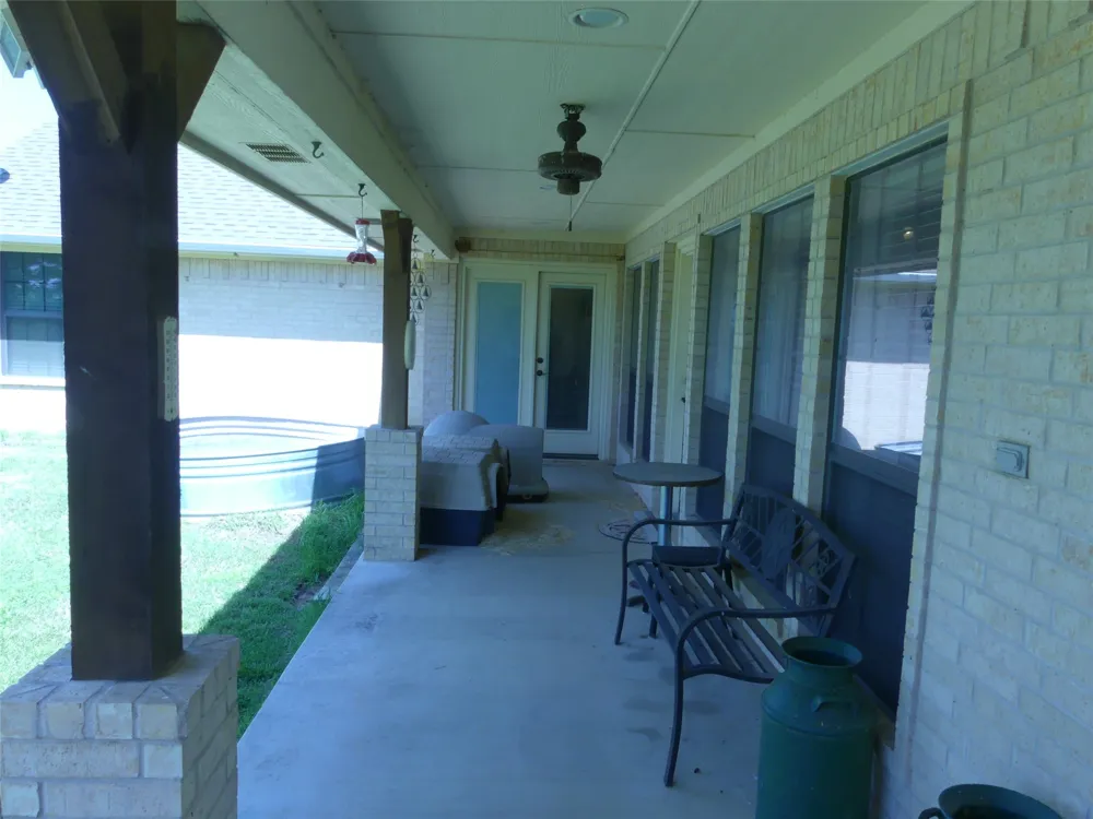 3421 School House Road Forestburg, TX 76239