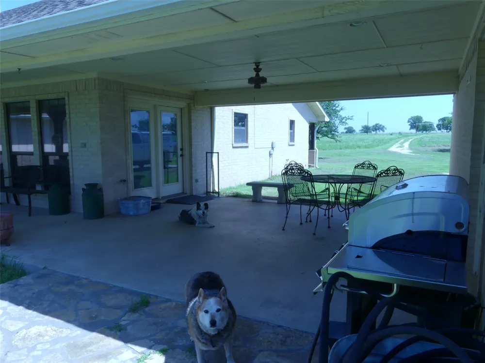 3421 School House Road Forestburg, TX 76239