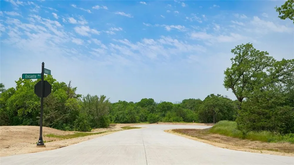 8016 Encanto Way Azle, TX 76020