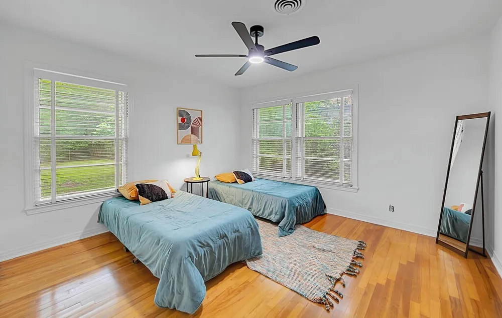 311 E Newland Robinson, TX 76706