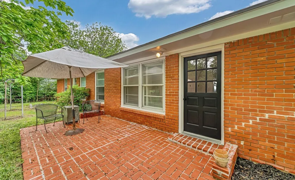 311 E Newland Robinson, TX 76706