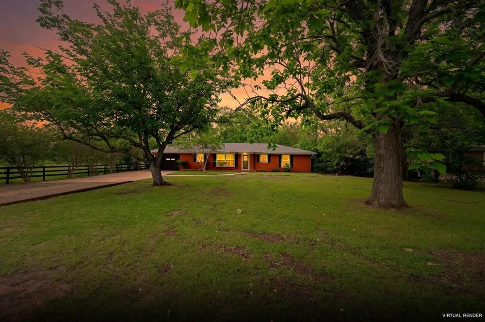 311 E Newland Robinson, TX 76706