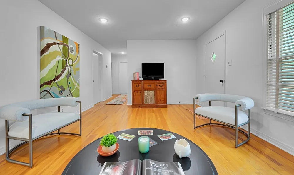 311 E Newland Robinson, TX 76706