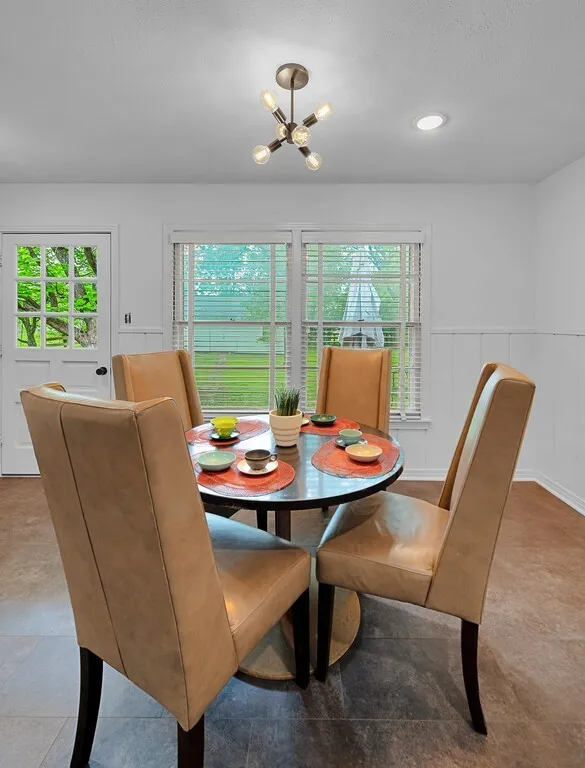 311 E Newland Robinson, TX 76706