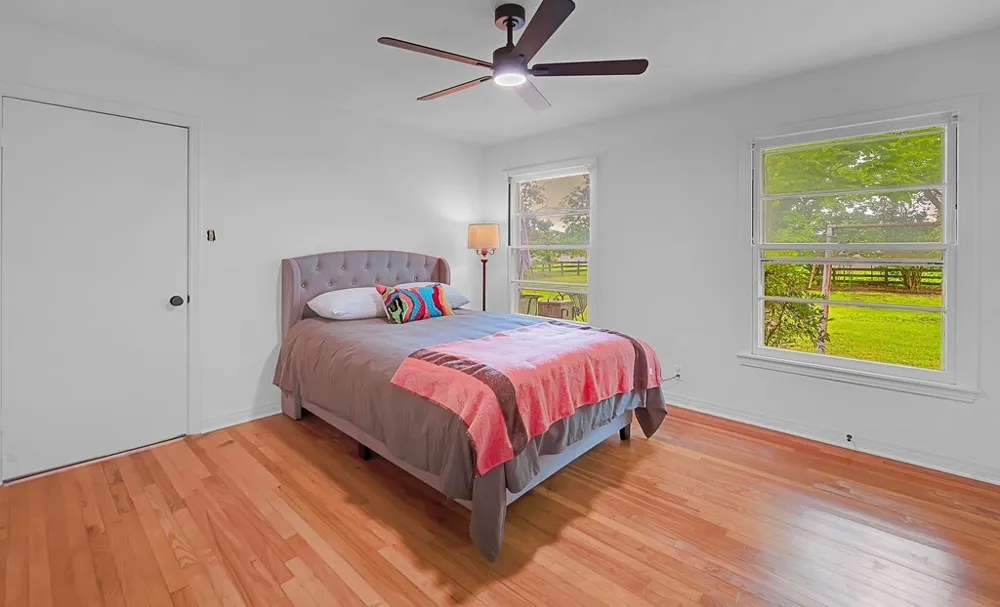 311 E Newland Robinson, TX 76706
