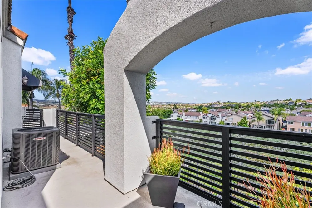 24997 La Mangusta Laguna Niguel, CA 92677