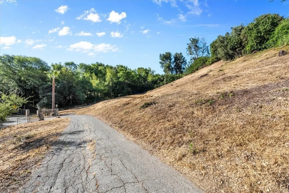 21544 Covina Hills Rd Covina, CA 91724