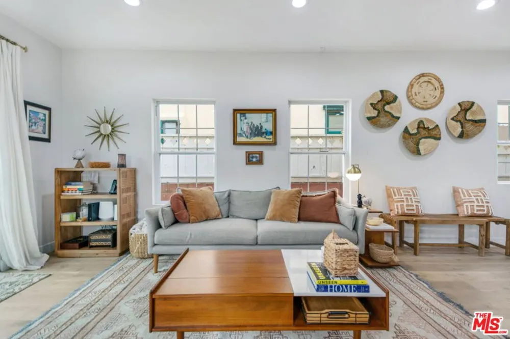 5625 S Sherbourne Drive Los Angeles, CA 90056