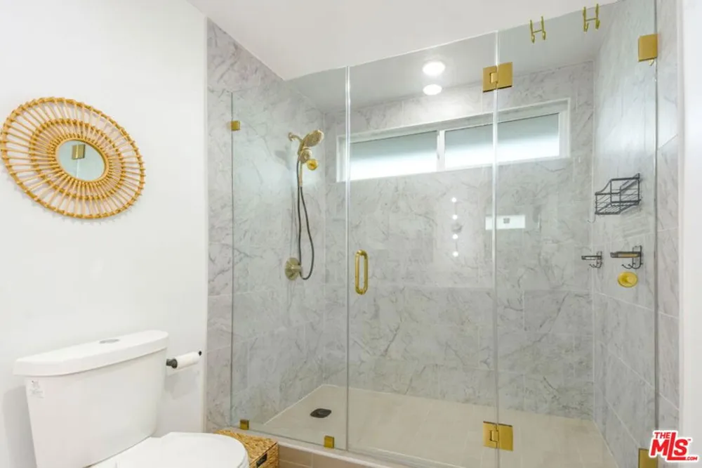5625 S Sherbourne Drive Los Angeles, CA 90056