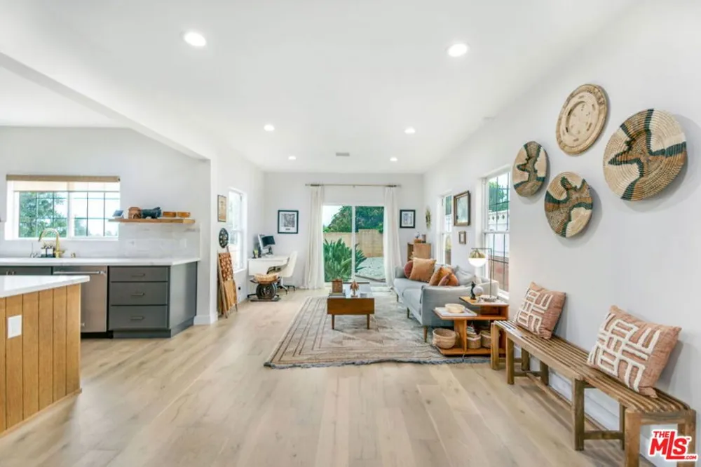 5625 S Sherbourne Drive Los Angeles, CA 90056