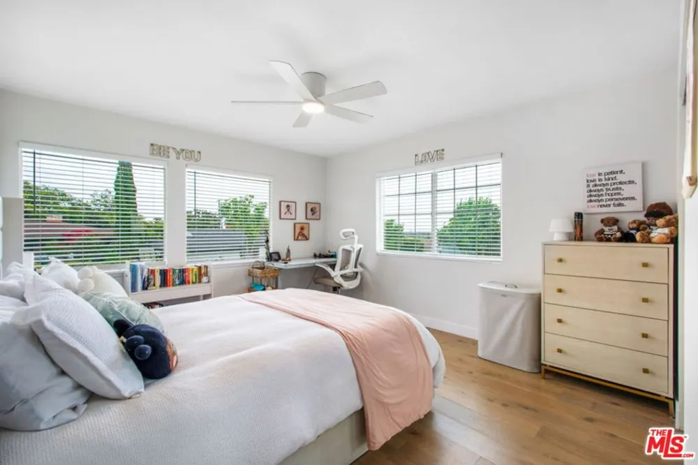 5625 S Sherbourne Drive Los Angeles, CA 90056