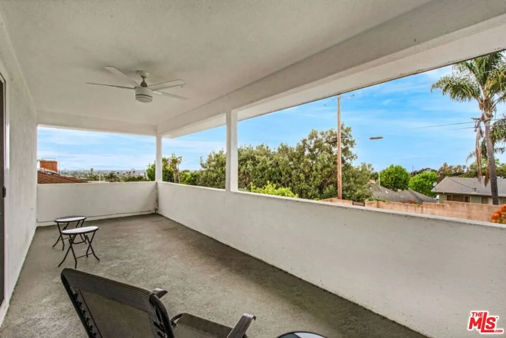 5625 S Sherbourne Drive Los Angeles, CA 90056