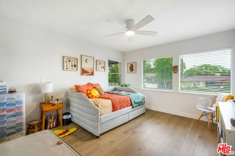 5625 S Sherbourne Drive Los Angeles, CA 90056