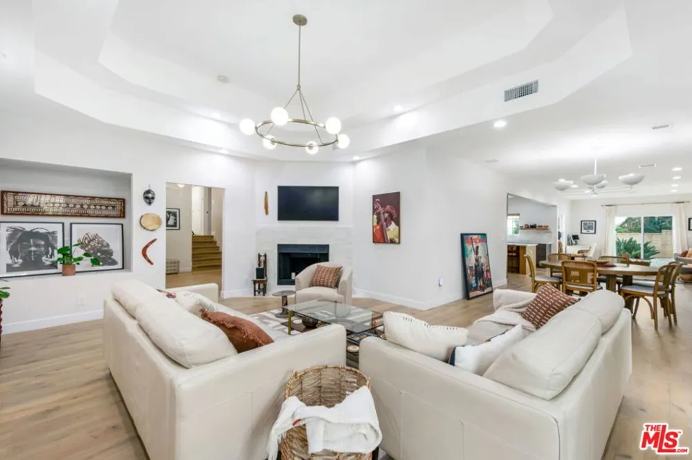 5625 S Sherbourne Drive Los Angeles, CA 90056