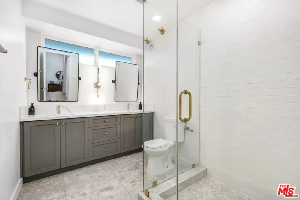 5625 S Sherbourne Drive Los Angeles, CA 90056
