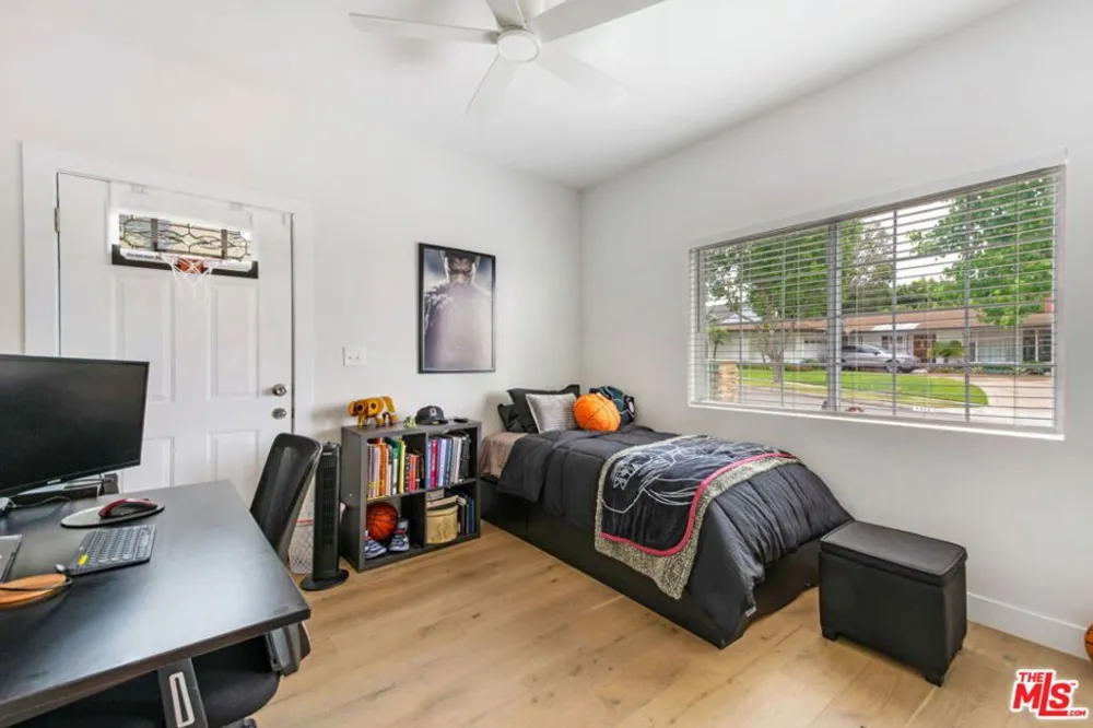 5625 S Sherbourne Drive Los Angeles, CA 90056