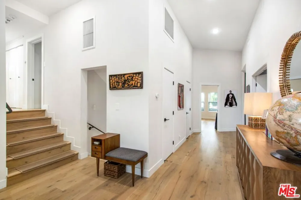 5625 S Sherbourne Drive Los Angeles, CA 90056