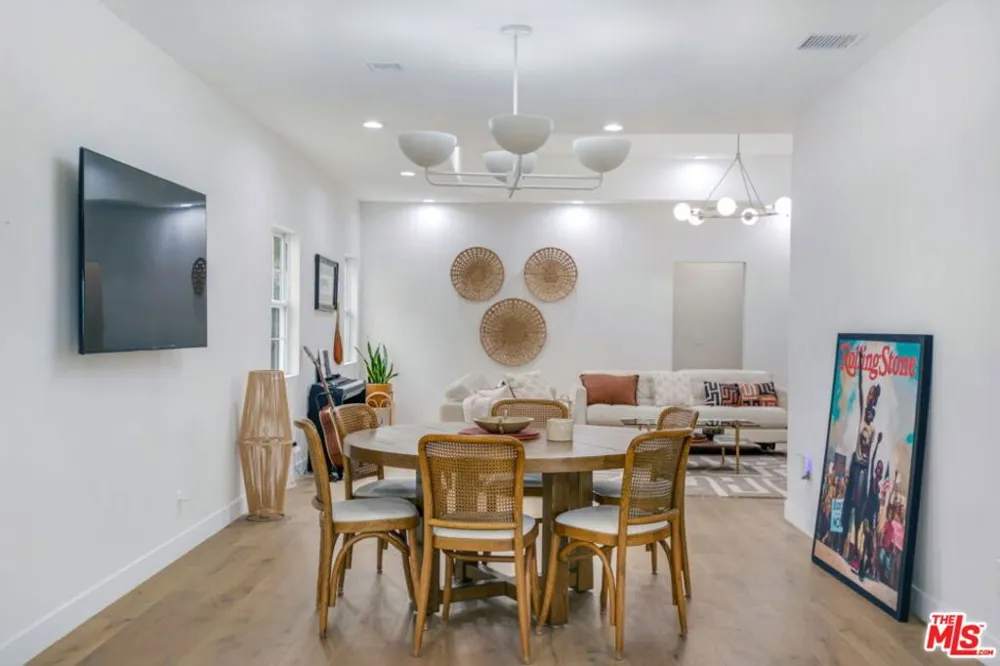 5625 S Sherbourne Drive Los Angeles, CA 90056