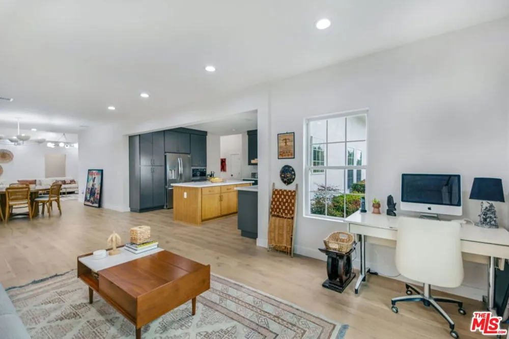 5625 S Sherbourne Drive Los Angeles, CA 90056