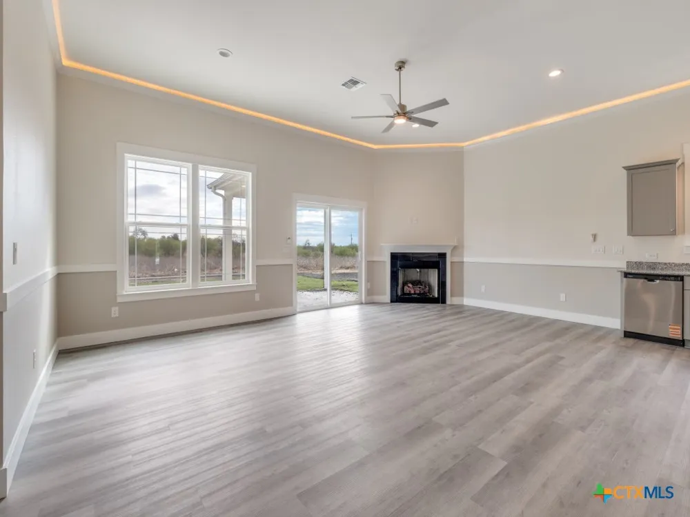 178 Lost Maples Way Marion, TX 78124