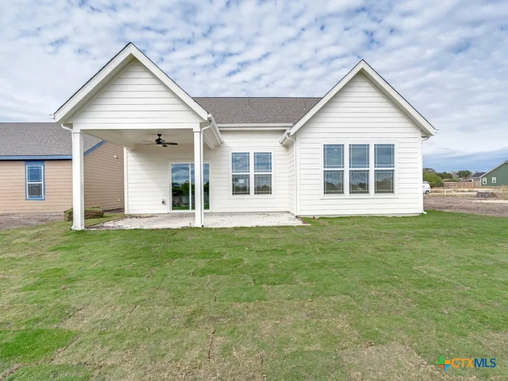178 Lost Maples Way Marion, TX 78124