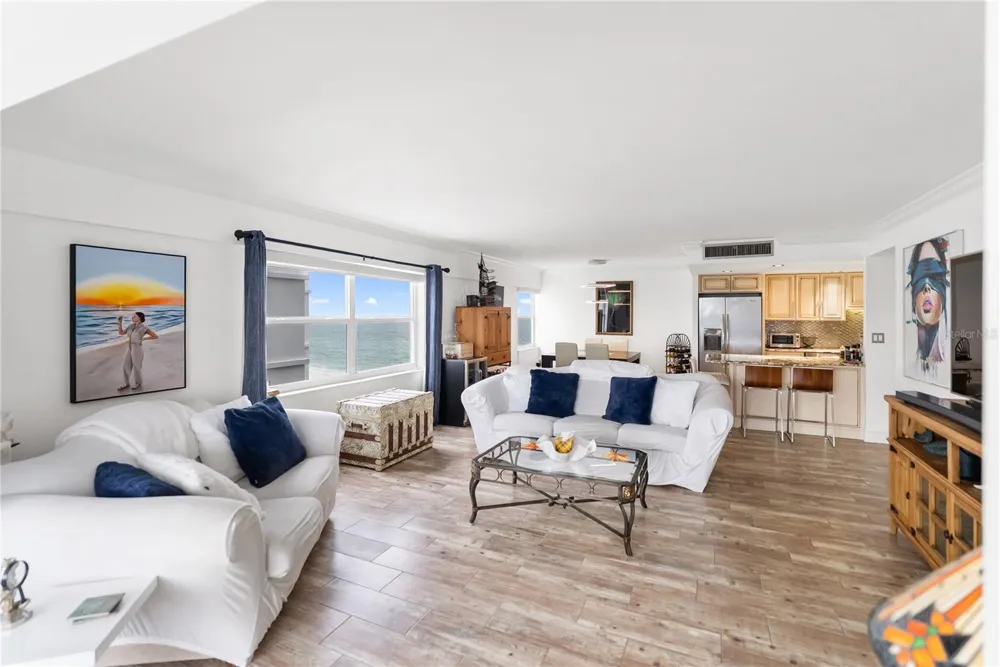 1750 BENJAMIN FRANKLIN DRIVE #6G Sarasota, FL 34236