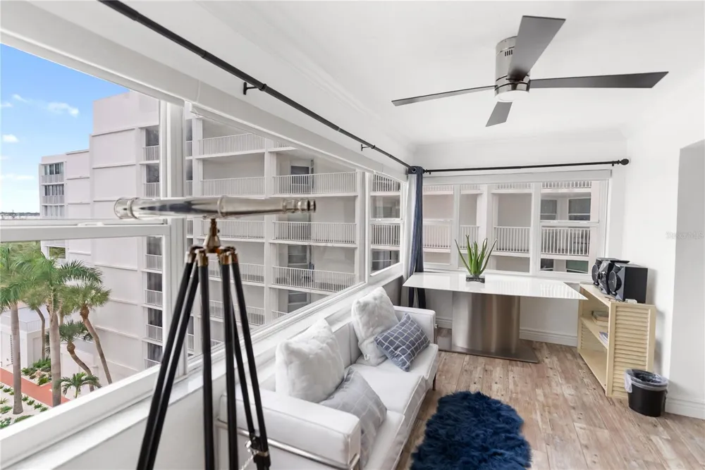 1750 BENJAMIN FRANKLIN DRIVE #6G Sarasota, FL 34236