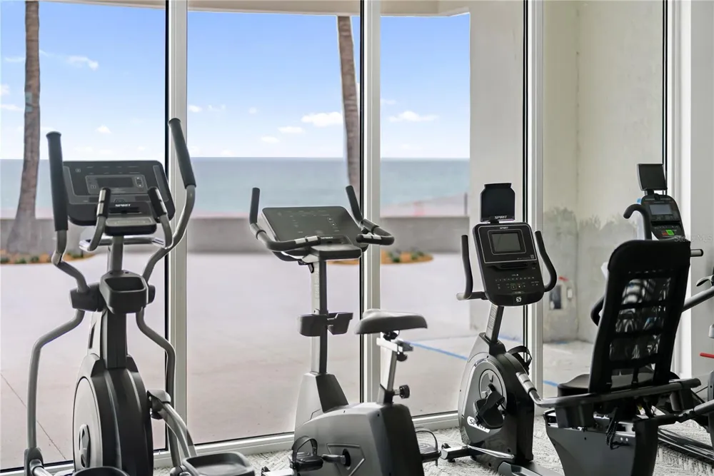 1750 BENJAMIN FRANKLIN DRIVE #6G Sarasota, FL 34236