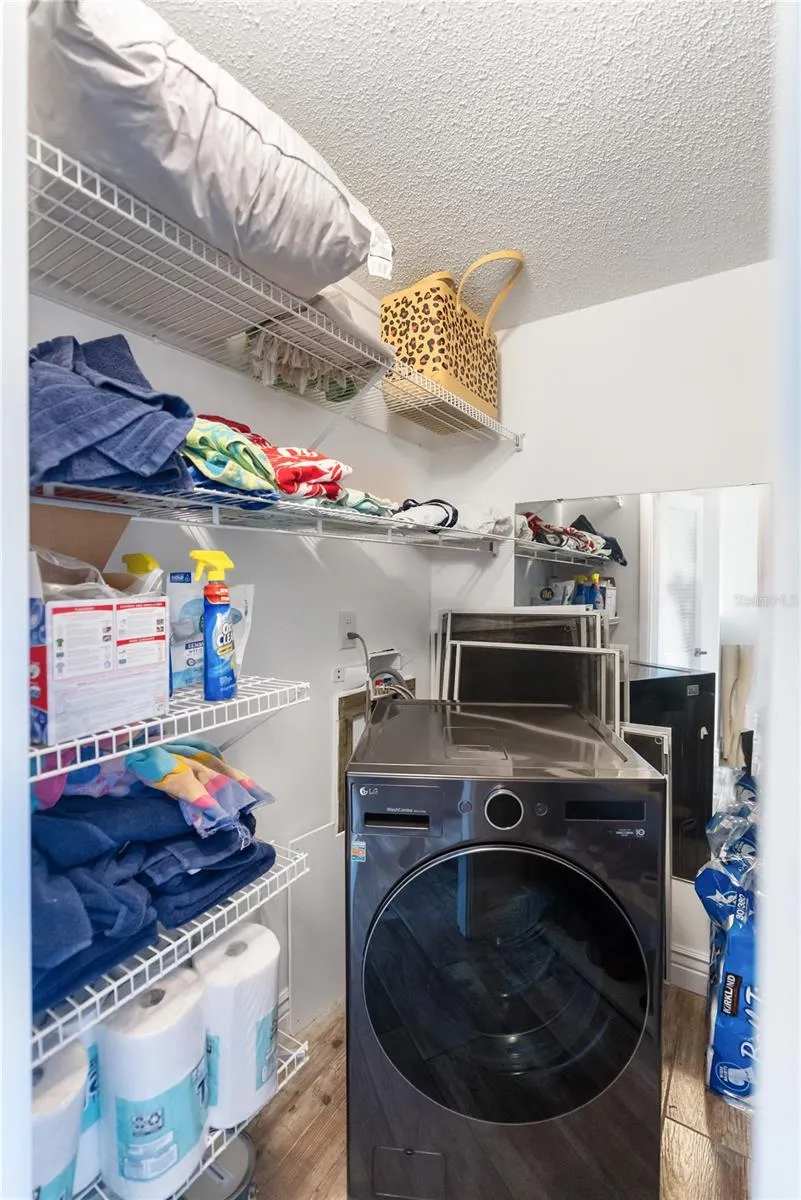 1750 BENJAMIN FRANKLIN DRIVE #6G Sarasota, FL 34236