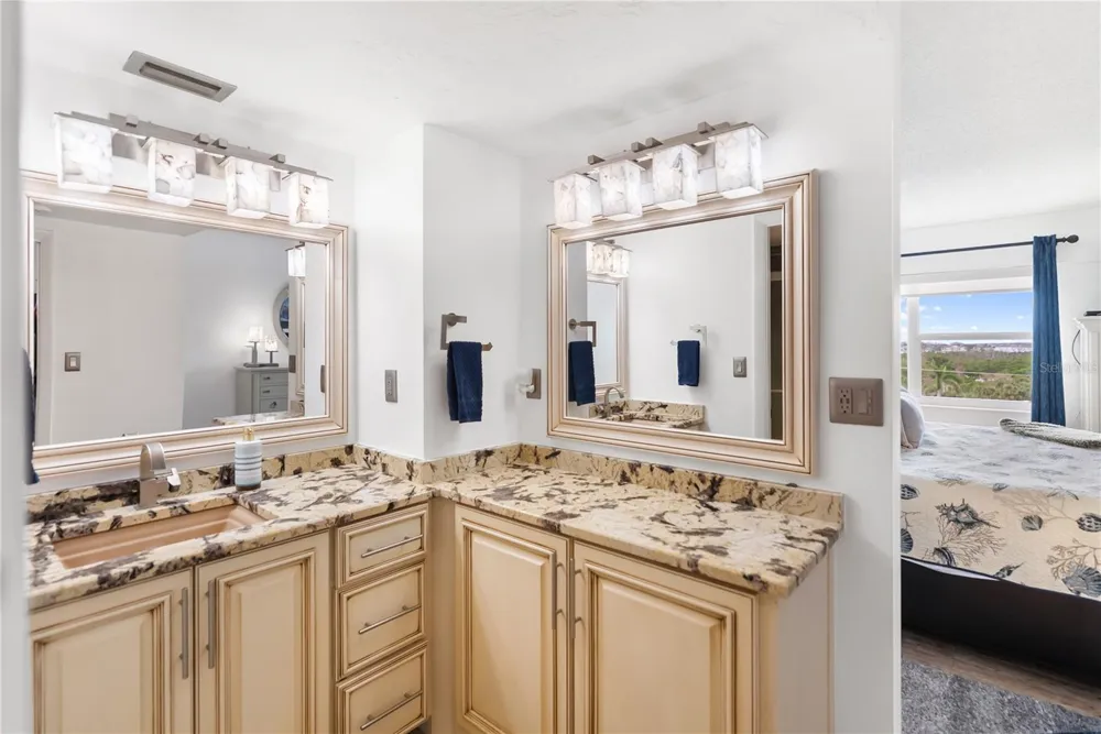1750 BENJAMIN FRANKLIN DRIVE #6G Sarasota, FL 34236