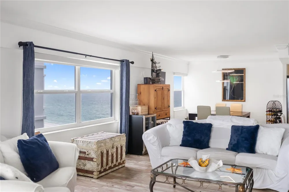 1750 BENJAMIN FRANKLIN DRIVE #6G Sarasota, FL 34236