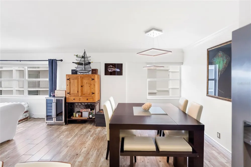 1750 BENJAMIN FRANKLIN DRIVE #6G Sarasota, FL 34236