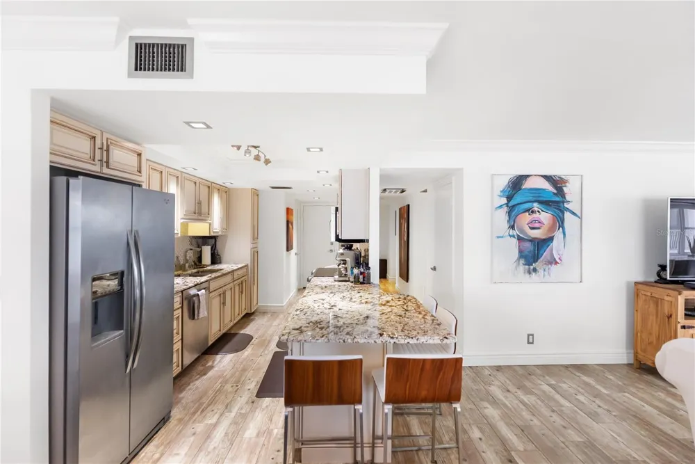 1750 BENJAMIN FRANKLIN DRIVE #6G Sarasota, FL 34236