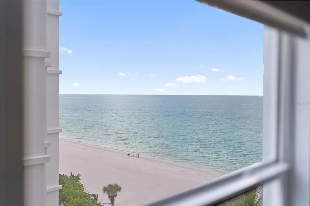 1750 BENJAMIN FRANKLIN DRIVE #6G Sarasota, FL 34236