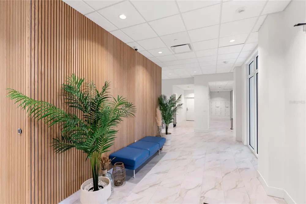 1750 BENJAMIN FRANKLIN DRIVE #6G Sarasota, FL 34236