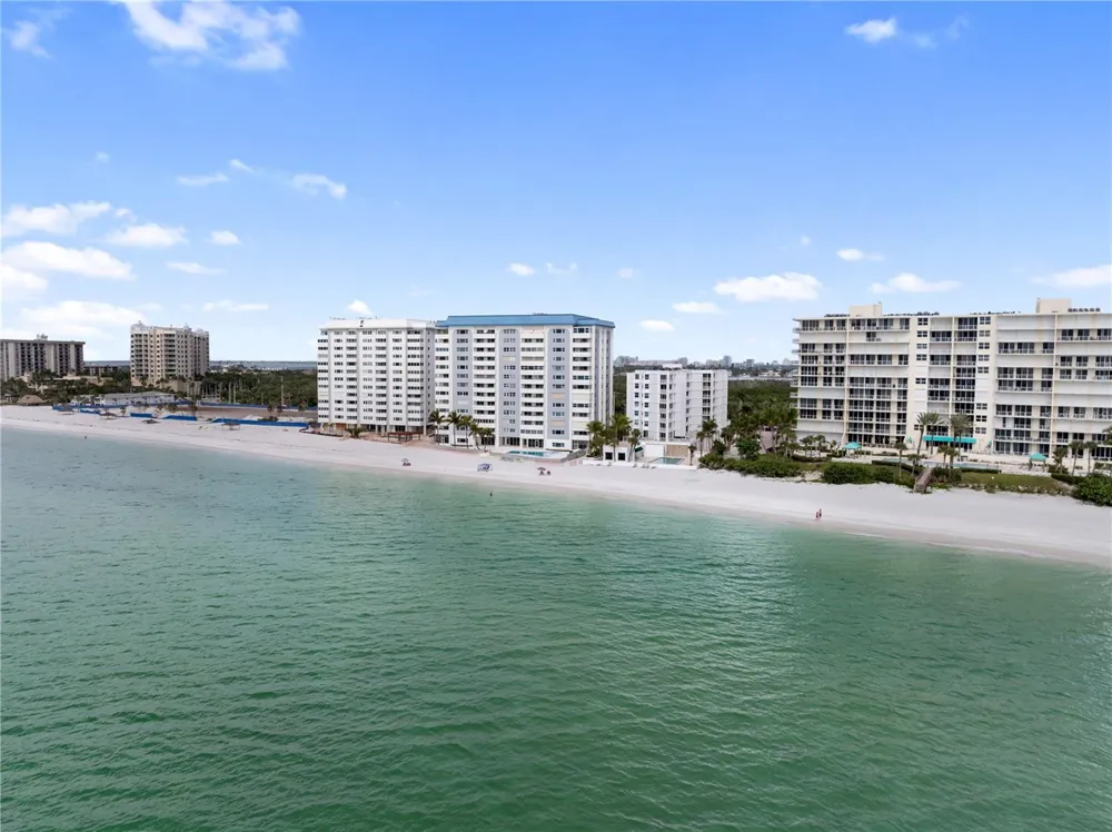 1750 BENJAMIN FRANKLIN DRIVE #6G Sarasota, FL 34236