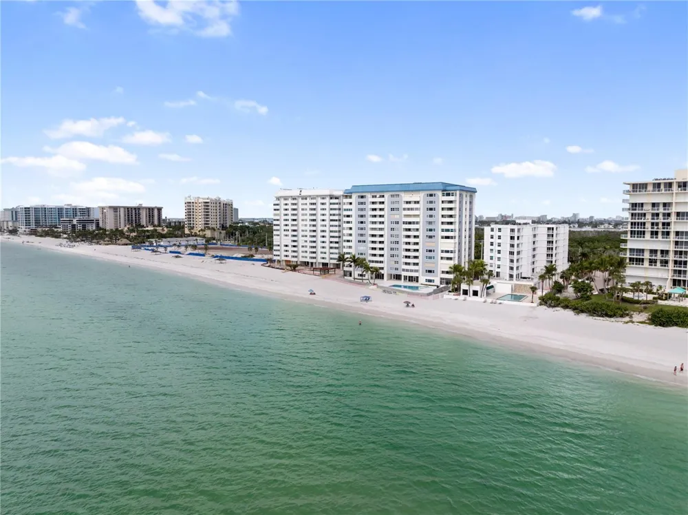 1750 BENJAMIN FRANKLIN DRIVE #6G Sarasota, FL 34236