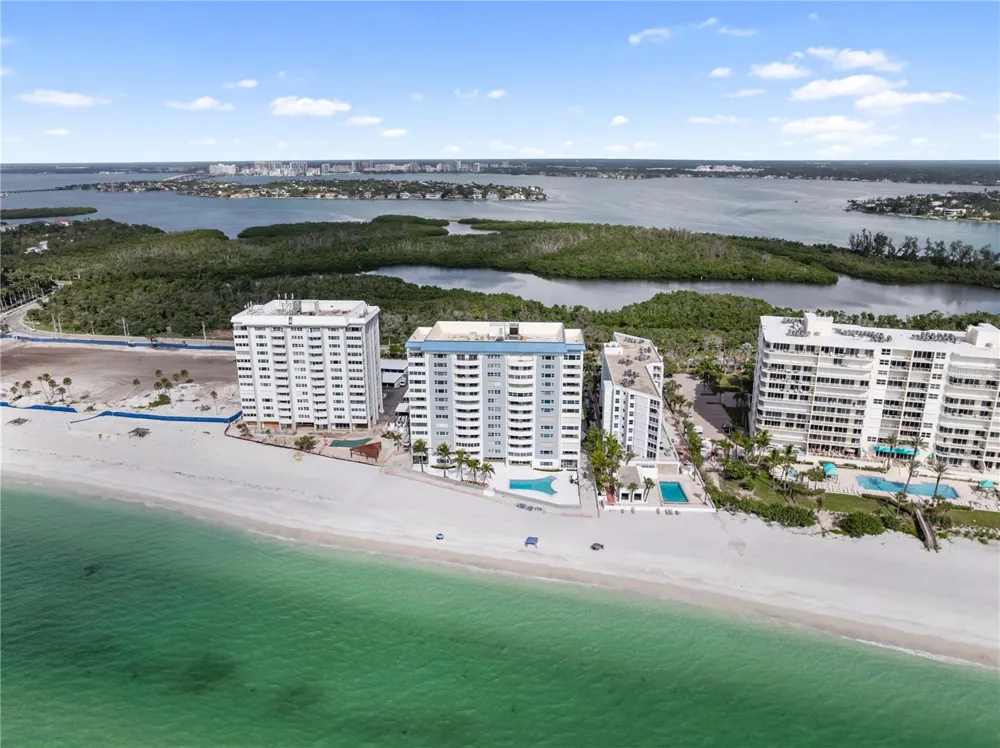 1750 BENJAMIN FRANKLIN DRIVE #6G Sarasota, FL 34236
