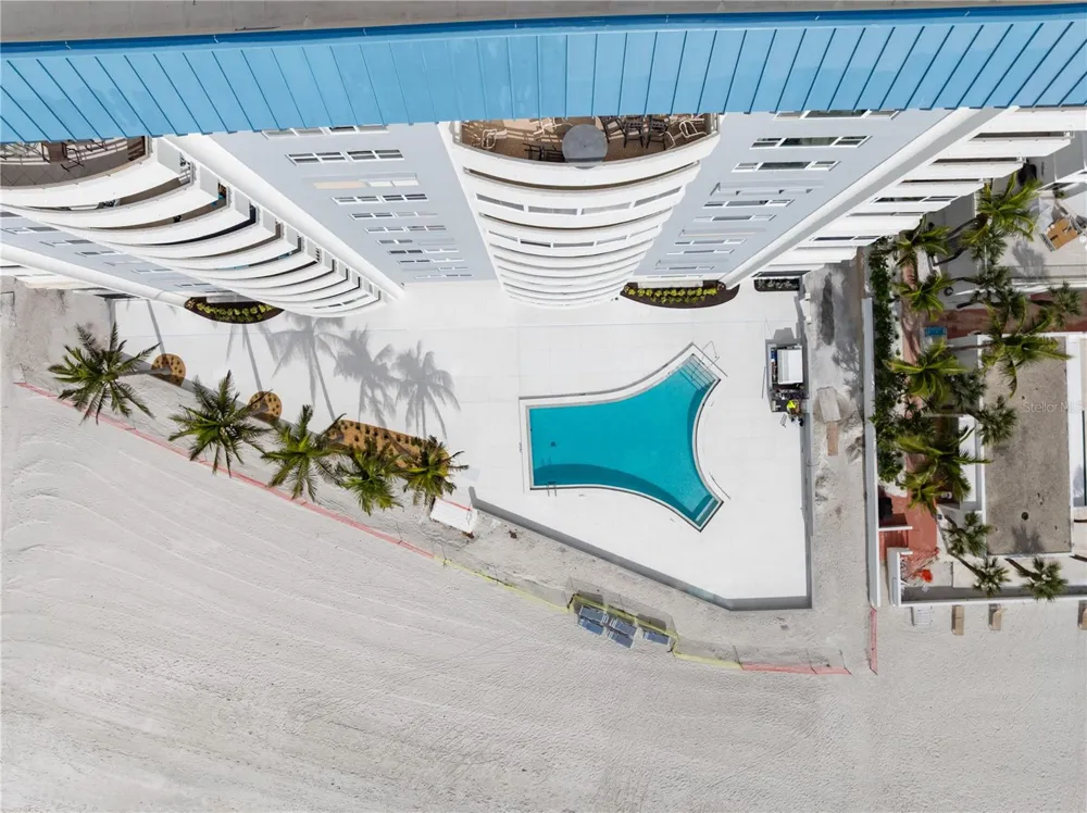 1750 BENJAMIN FRANKLIN DRIVE #6G Sarasota, FL 34236