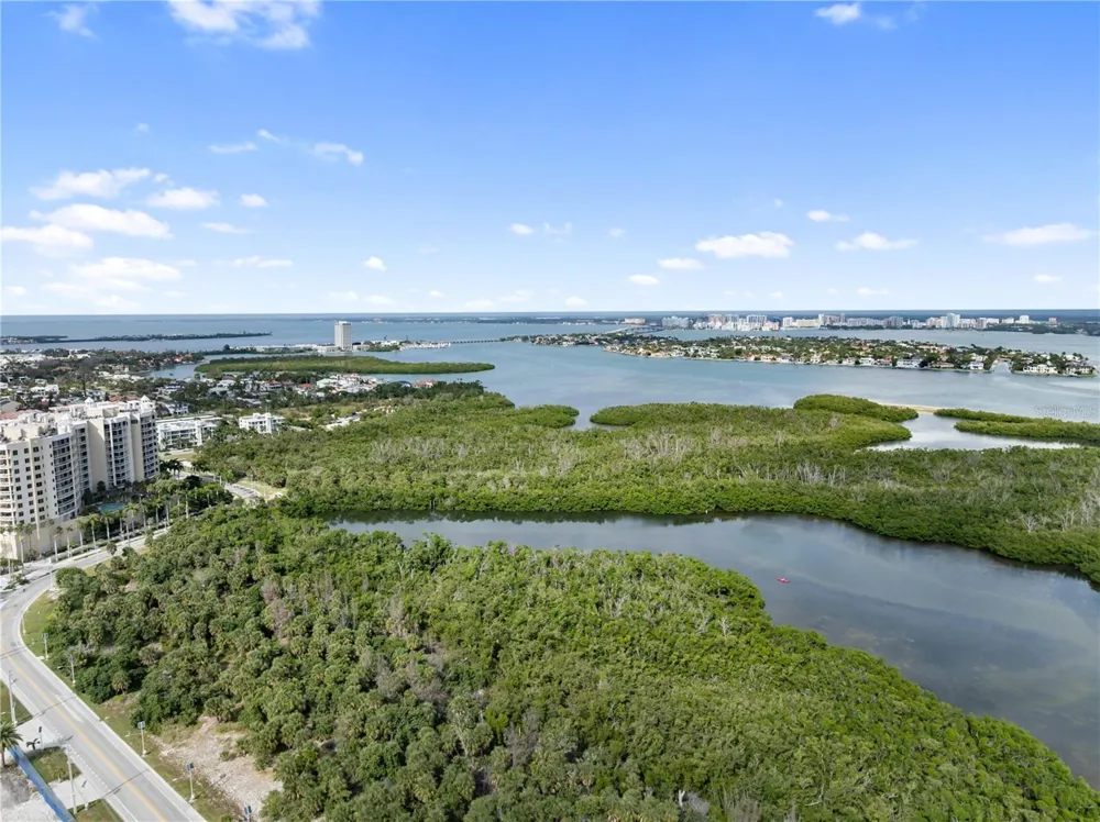 1750 BENJAMIN FRANKLIN DRIVE #6G Sarasota, FL 34236