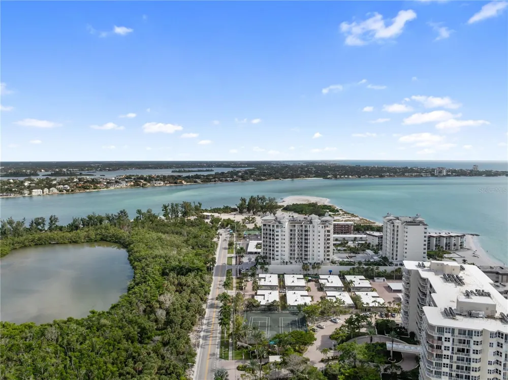 1750 BENJAMIN FRANKLIN DRIVE #6G Sarasota, FL 34236
