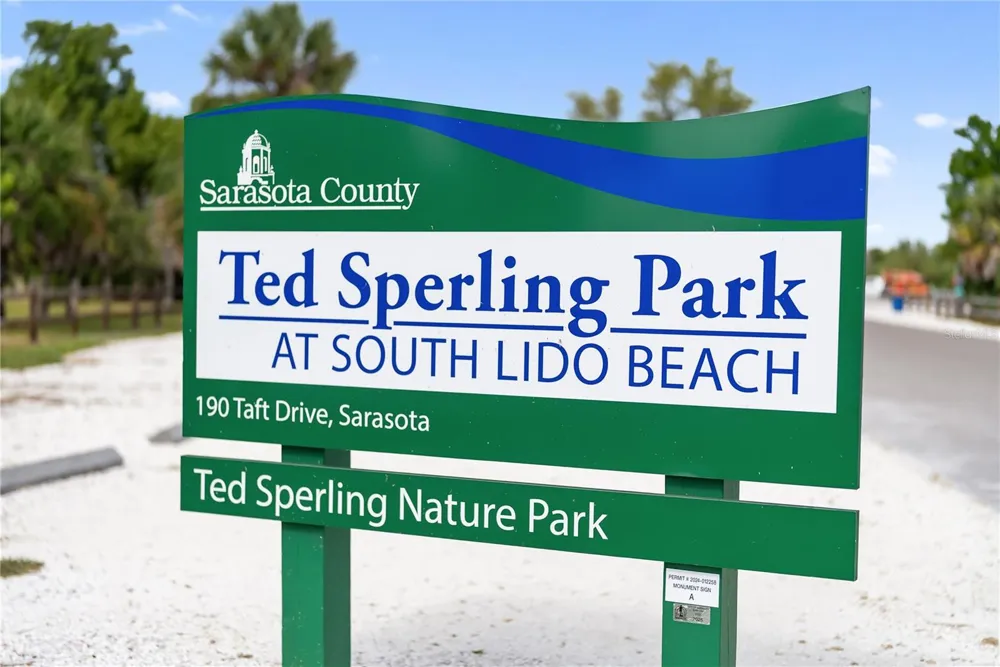 1750 BENJAMIN FRANKLIN DRIVE #6G Sarasota, FL 34236